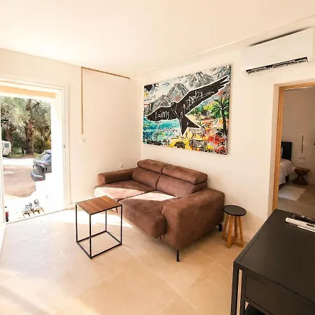 T2 Nature Chic 5 Min Aeroport Apartment *